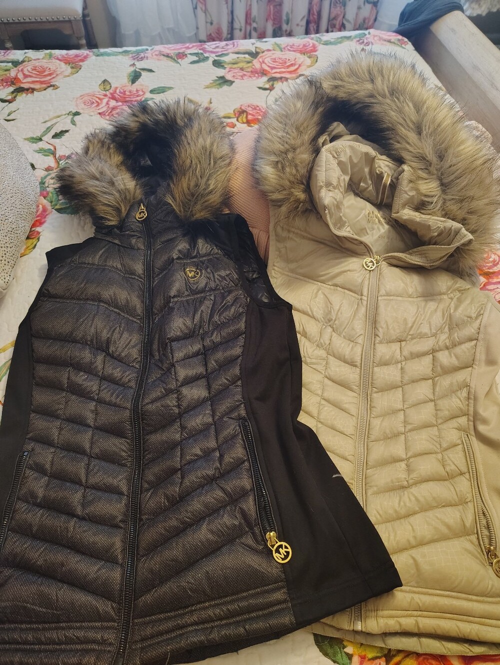 Michael Kors Hooded Quilted Puffer Vest Duo in Black and Cream